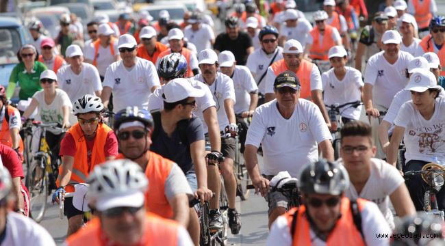 Karşıyaka'da bir ilk: Bisiklet takımı yola çıkıyor 