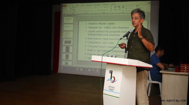 Bayraklı'da 'Deprem' paneli