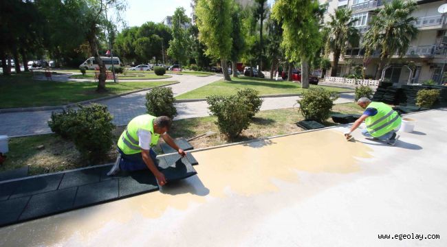 Bayraklı'da Parklara Kauçuk Zemin