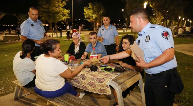Bayraklı'da piknikçilere farkındalık etkinliği
