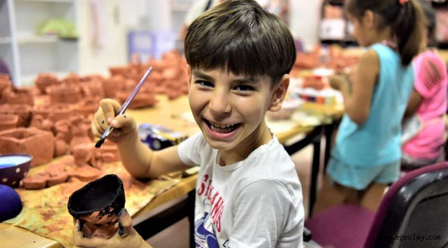 Bornova Belediyesi'nin seramik kursu çocukların hayallerini geliştiriyor