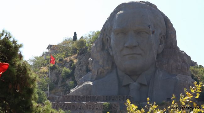 Buca Belediyesi'nden Atatürk Maskı'nda özel bakım çalışması 