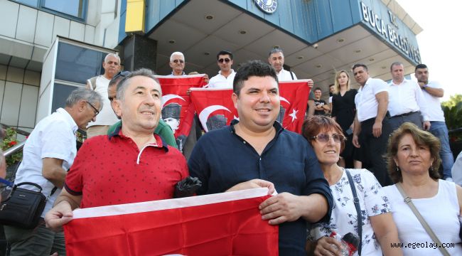 Buca zaferin 97'inci yaşında "Kırmızı beyaz"
