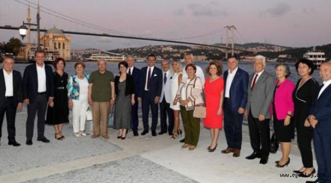 CHP'li 11 Büyükşehir Başkanı İstanbul'da...