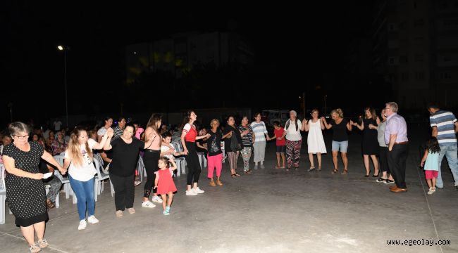 Çiğli'de Sahne Trockyablues'un