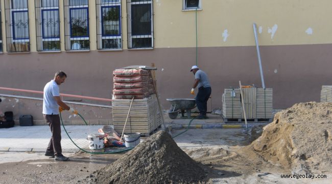 Kemalpaşa Belediyesi'nden okullara tadilat