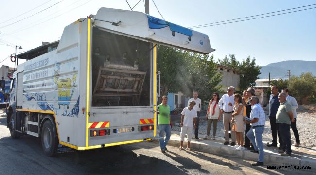 Narlıdere'de Çöp kutularına hijyenik bakım!