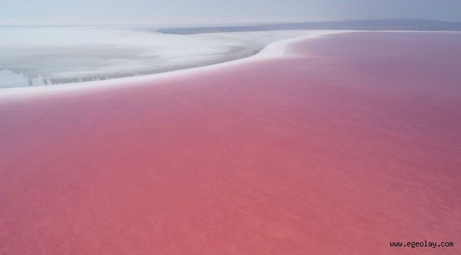 Tuz Gölü Pembe Rengine Büründü