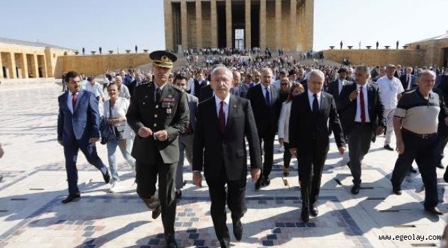 CHP heyeti, 96. yıldönümünde Anıtkabir'i ziyaret etti