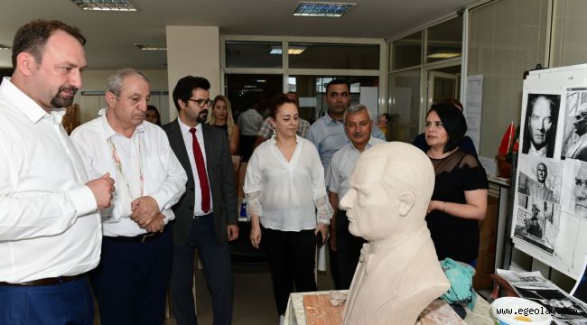 Çiğli, Atatürk Büstü ile Donatılıyor