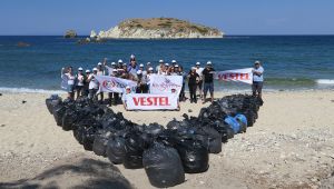 Kıvılcımlar Hareketi Foça'da Kıyı Temizliği Yaptı