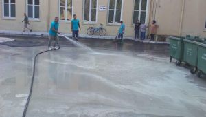 Konak'tan okullara temizlik harekatı