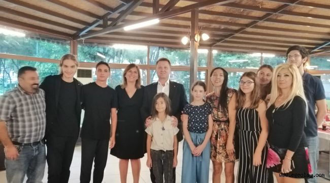 Başkan Aksoy genç piyanistleri ağırladı