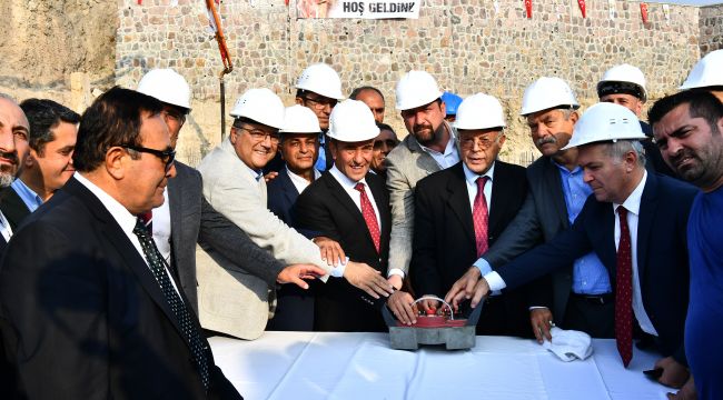 Başkan Tunç Soyer Çiğli'de Cemevi Temel Atma Törenine Katıldı