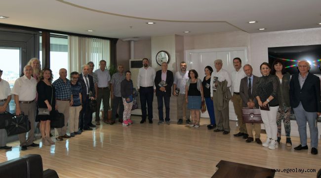 Başkan Utku Gümrükçü Çiğlili Sanatçılarla Bir Araya Geldi 
