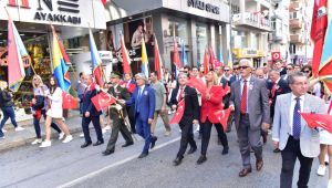 Bornova'da coşkulu Cumhuriyet kutlaması
