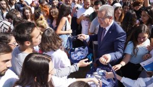 Ege Üniversitesi yeni öğrencilerine "Hoş Geldin" dedi