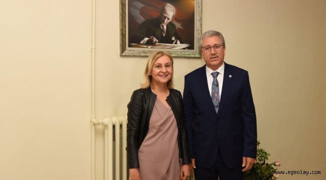 Egeli Akademisyene, iki uluslararası görev birden