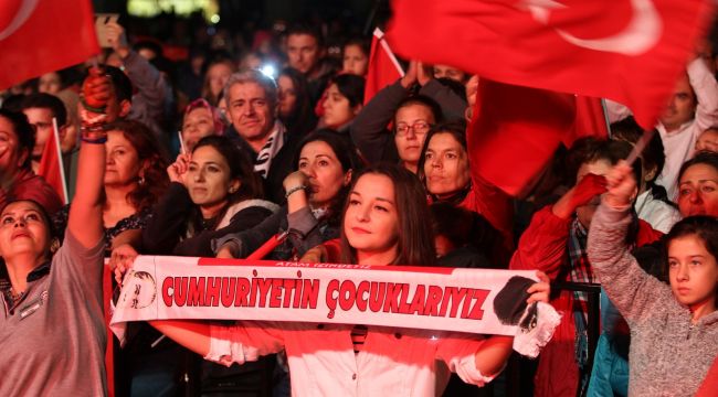 Gaziemir'de Cumhuriyet coşkusu 