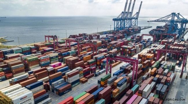 İzmir'de ihracat arttı, ithalat azaldı