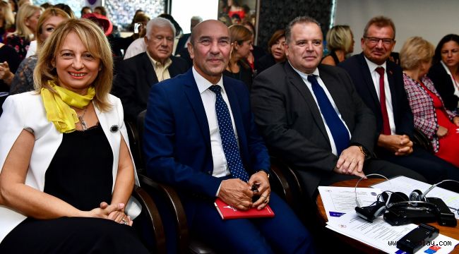 Kadınlar iş hayatındaki rollerini artırmak için toplandı