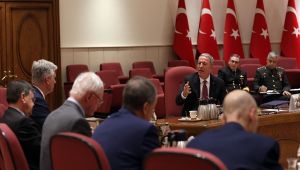 Milli Savunma Bakanı Akar'dan kritik açıklamalar