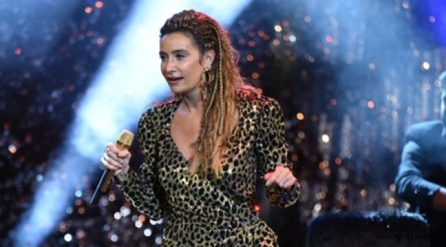 Sıla'dan dört dörtlük performans