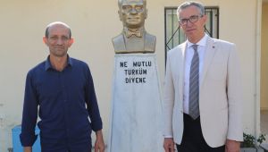 Tahrip edilen Atatürk büstünü Gaziemir Belediyesi yeniledi