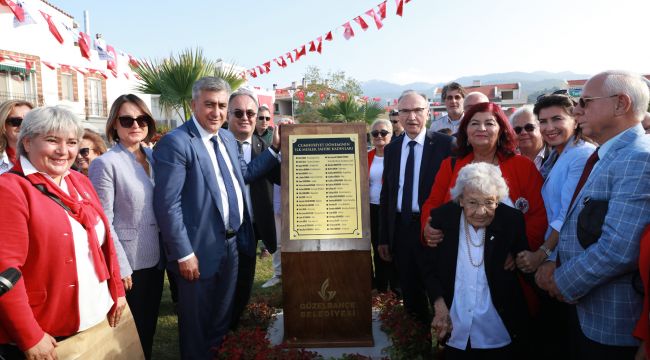 Türkiye'nin ilk Cumhuriyet Kadınları Parkı Güzelbahçe'de açıldı