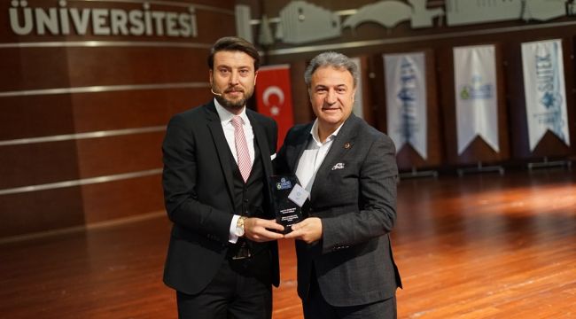 Başkan İduğ'un iki vizyon projesine ödül