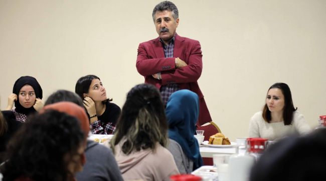 Başkan Sandal, öğretmen ve öğrencilerle buluştu