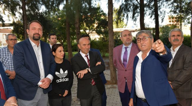 Başkan Tunç Soyer Çiğli Mahallelerini Gezdi
