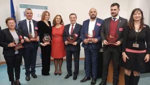 Batur En Roman Dostu Belediye Başkan Ödülünü Aldı 