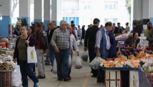 Buca Pazarı hizmete açıldı