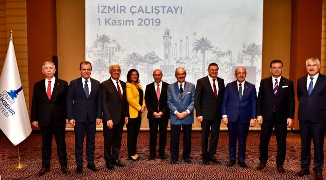 Büyükşehir Belediye Başkanları zirvesi İzmir'de başladı