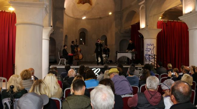 Çeşme'de caz rüzgarı