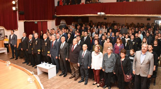 Foça'da" Öğretmenler günü " kutlandı