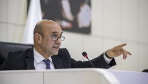 İzmir'in bütçesinin yarısı yatırıma ayrıldı
