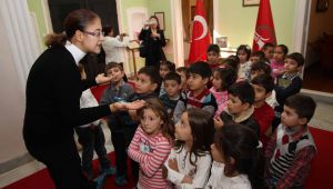 Karşıyakalı çocuklar Atatürk'ün izinde!