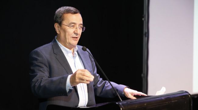 Konak'ta 'Türkiye'de Öğretmen Olmak' paneli