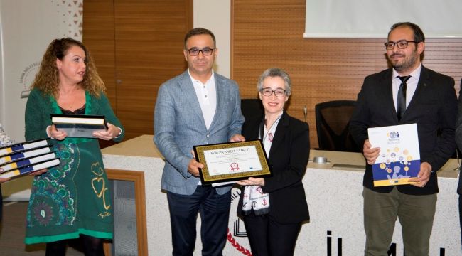 Milli Eğitim Bakanlığından İzmir'deki Okullara Sertifika