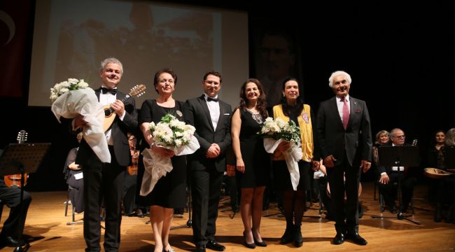 TOBAV Mandolin Orkestrası öğretmenler için sahne aldı