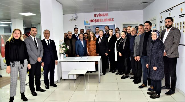 Başkan İduğ'dan parti ziyaretleri 