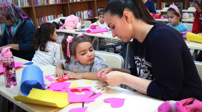 Bayraklı'da herkes için kütüphane
