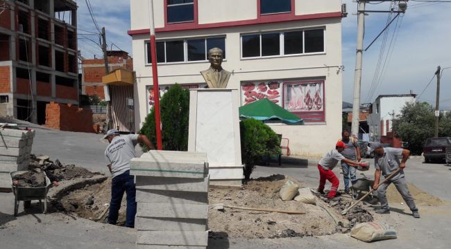 Bayraklı'da parklar yenileniyor, yeşil alanlar düzenleniyor