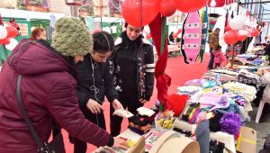 Bornova'da 'Yeni Yıl Hediyelik Eşya Günleri' başladı