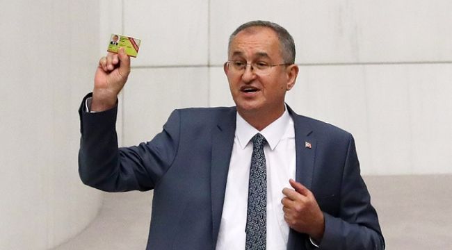CHP'li Sertel'den basın kartı çıkışı: "Basın kartı iptal edilenlerin nüfus cüzdanı da iptal edilecek mi?"