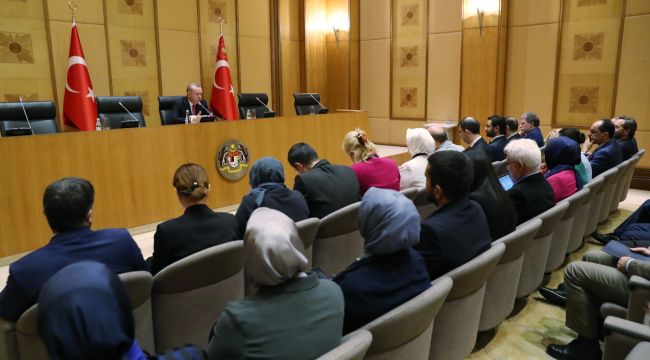 Cumhurbaşkanı Erdoğan Gazetecilere Açıklamalarda Bulundu