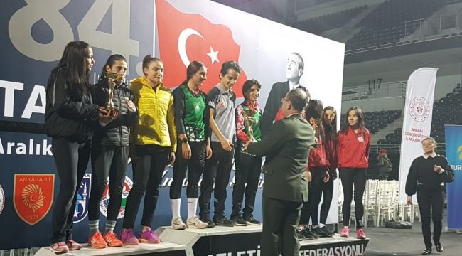 Gaziemir’in altın atletleri Türkiye şampiyonu