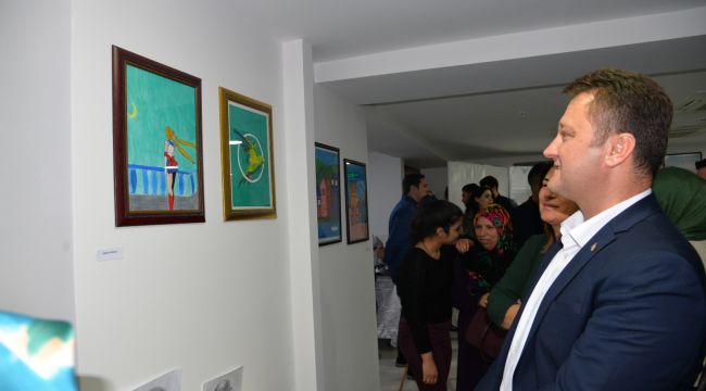 Menemen Belediyesi kursiyerlerinden sergi
